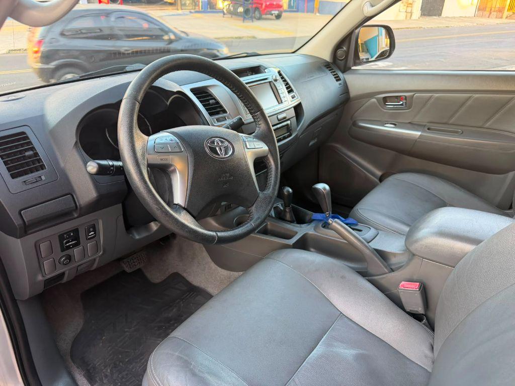 TOYOTA Hilux Caminhonete - Foto