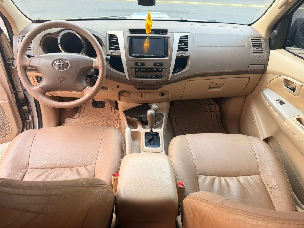 TOYOTA Hilux SW4 - Foto