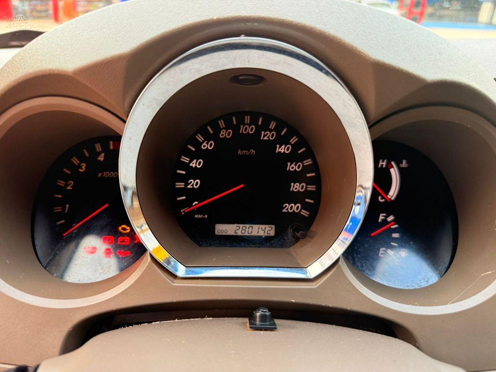 TOYOTA Hilux SW4 - Foto