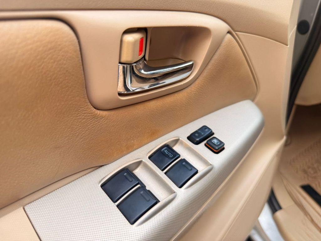 TOYOTA Hilux SW4 - Foto