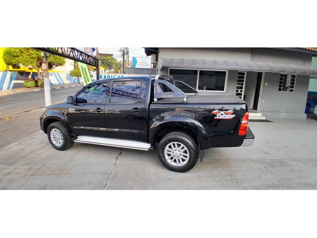 TOYOTA Hilux SW4 - Foto