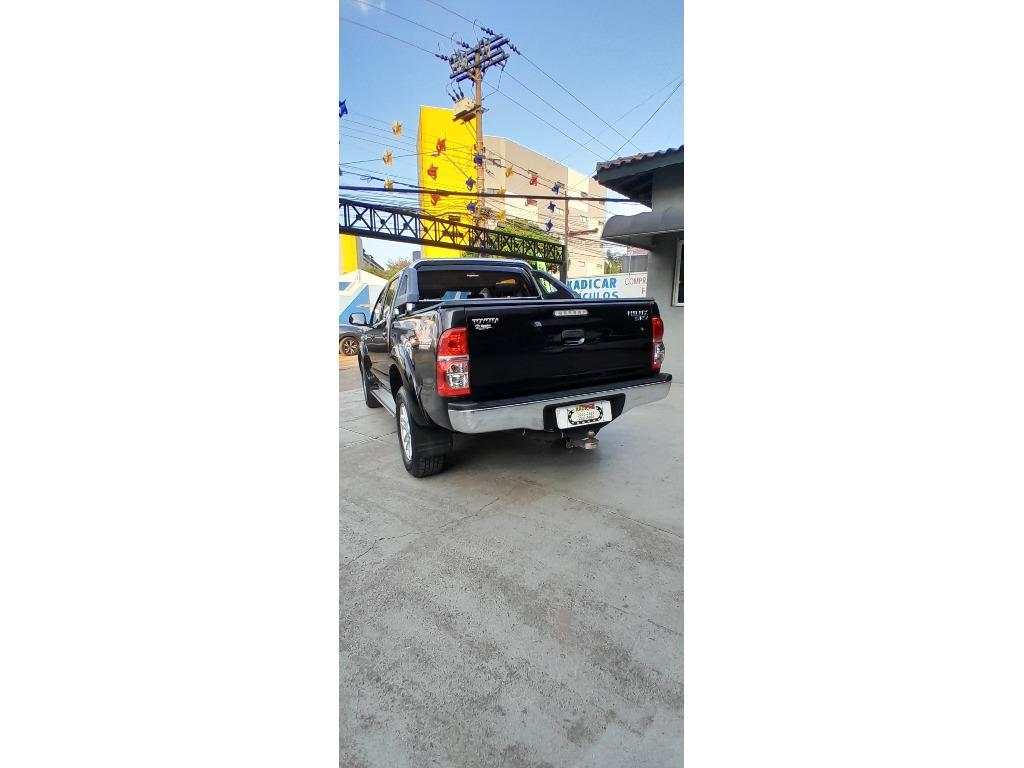 TOYOTA Hilux SW4 - Foto