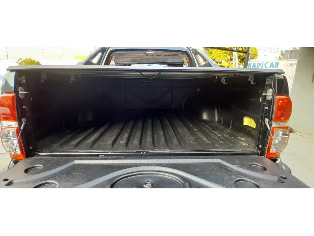 TOYOTA Hilux SW4 - Foto