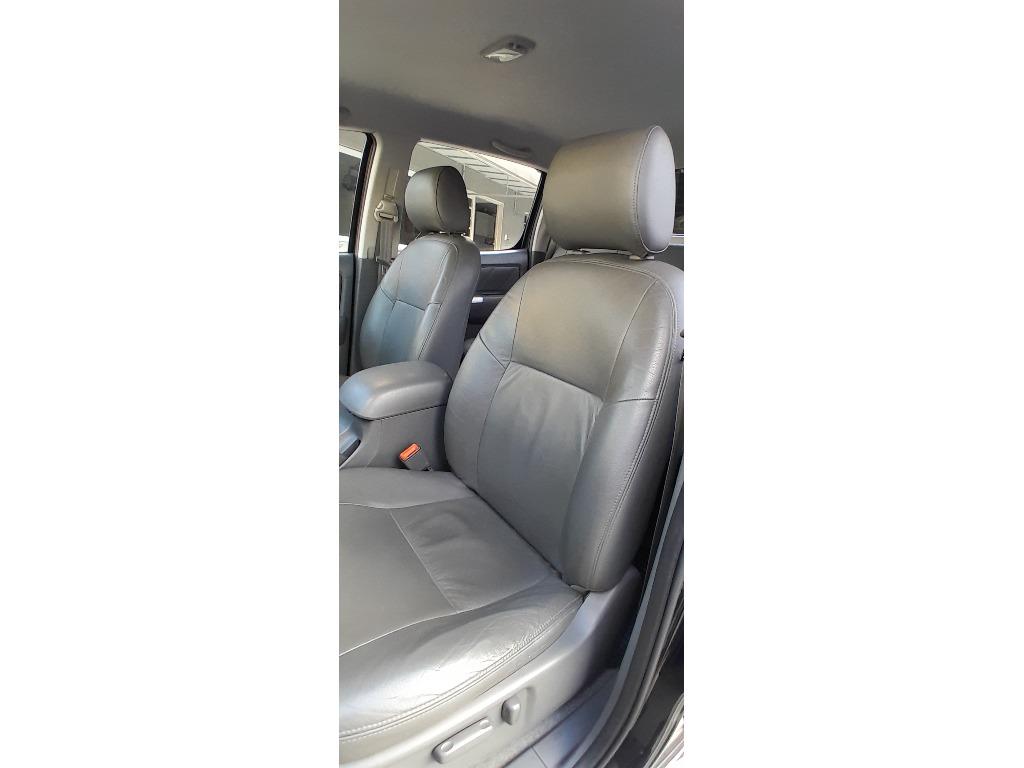 TOYOTA Hilux SW4 - Foto