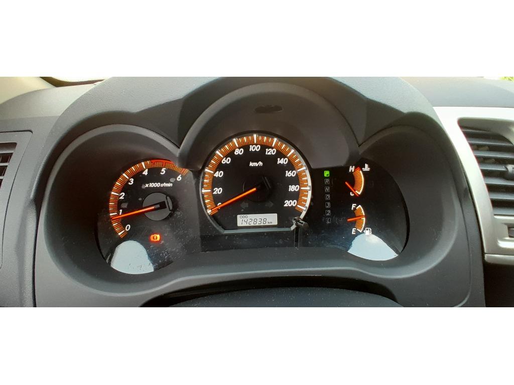 TOYOTA Hilux SW4 - Foto