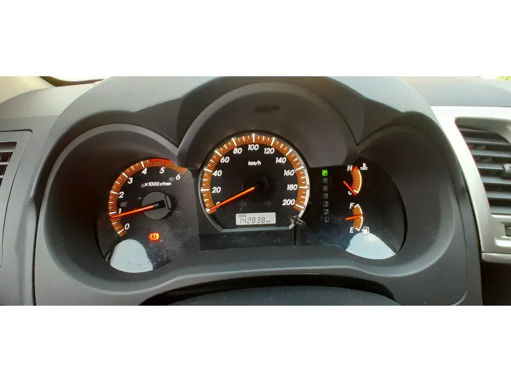 TOYOTA Hilux SW4 - Foto