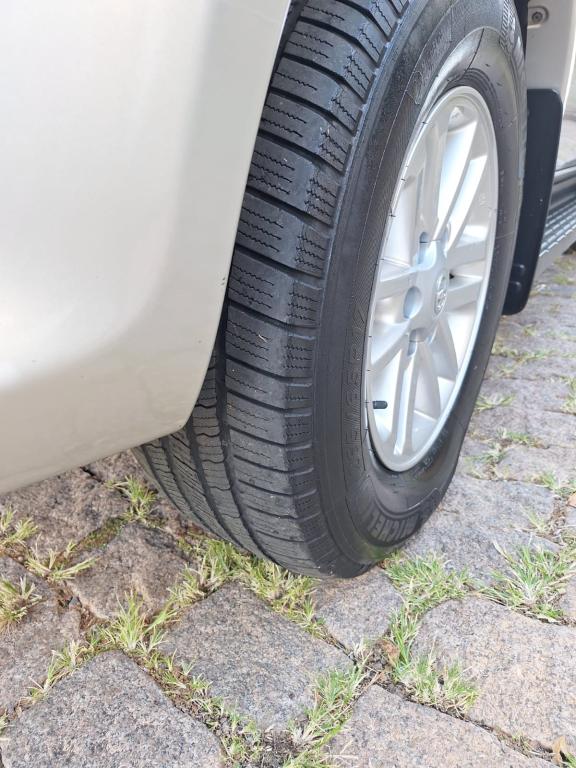 TOYOTA Hilux SW4 - Foto