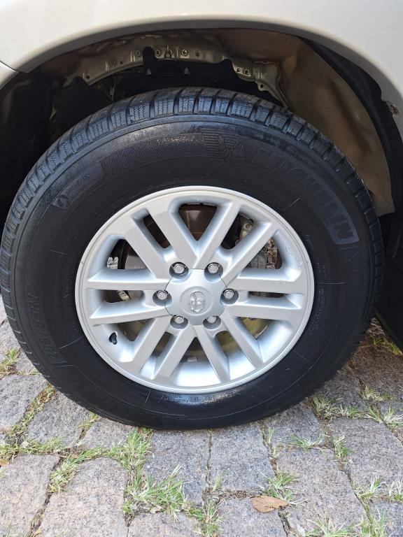 TOYOTA Hilux SW4 - Foto