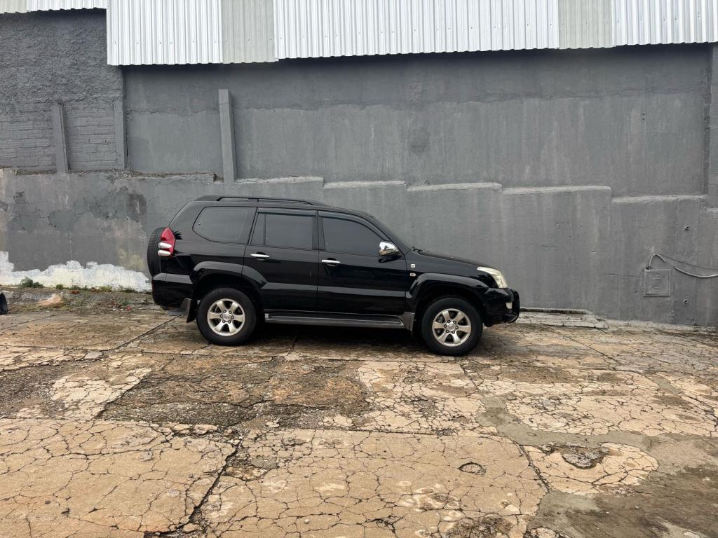 TOYOTA Land Cruiser Prado - Foto