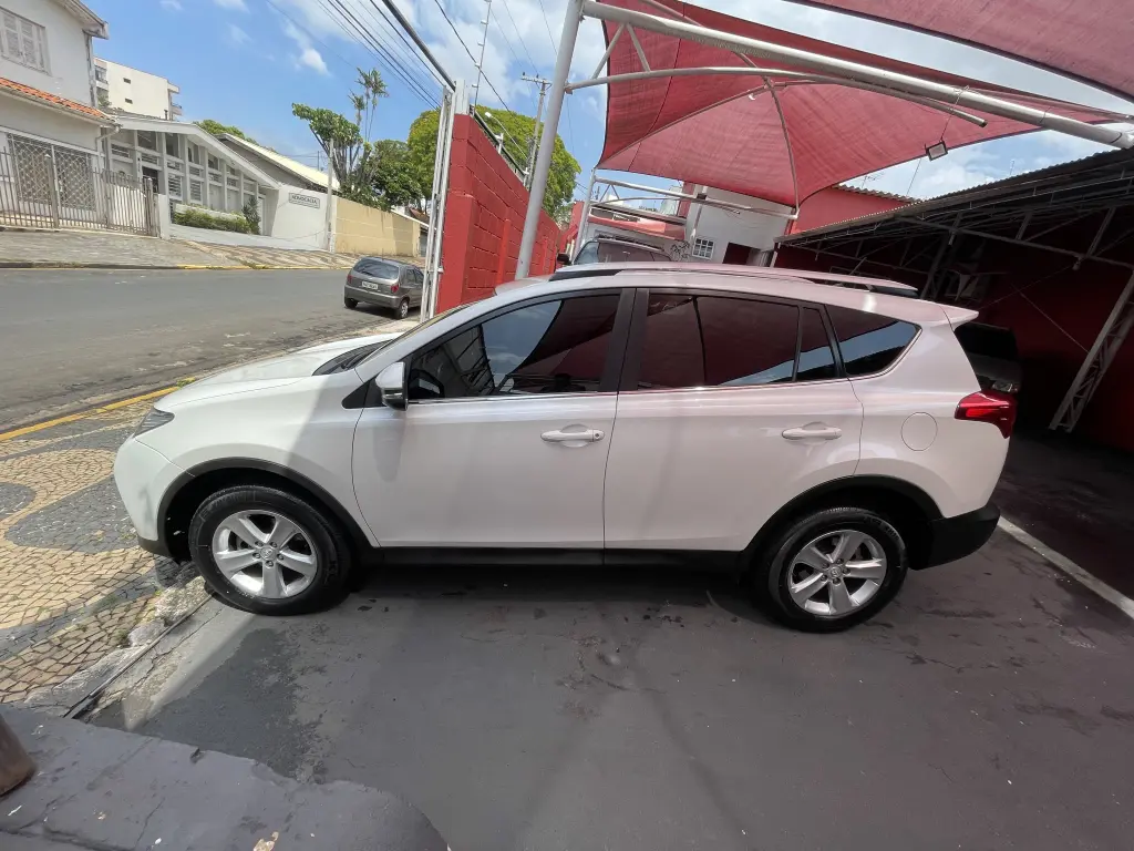 TOYOTA RAV 4 - Foto