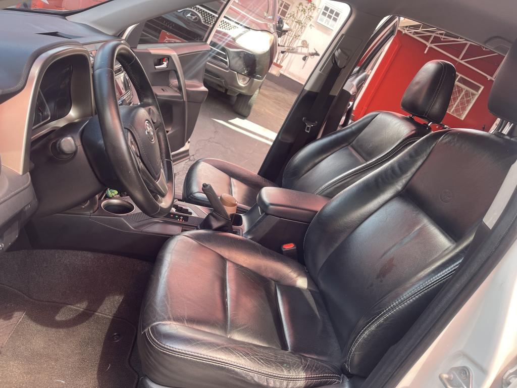 TOYOTA RAV 4 - Foto