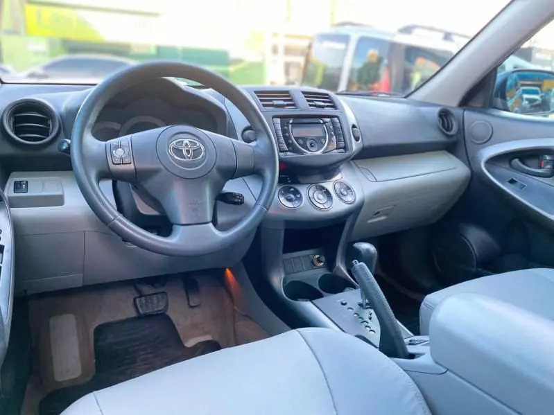TOYOTA RAV 4 - Foto