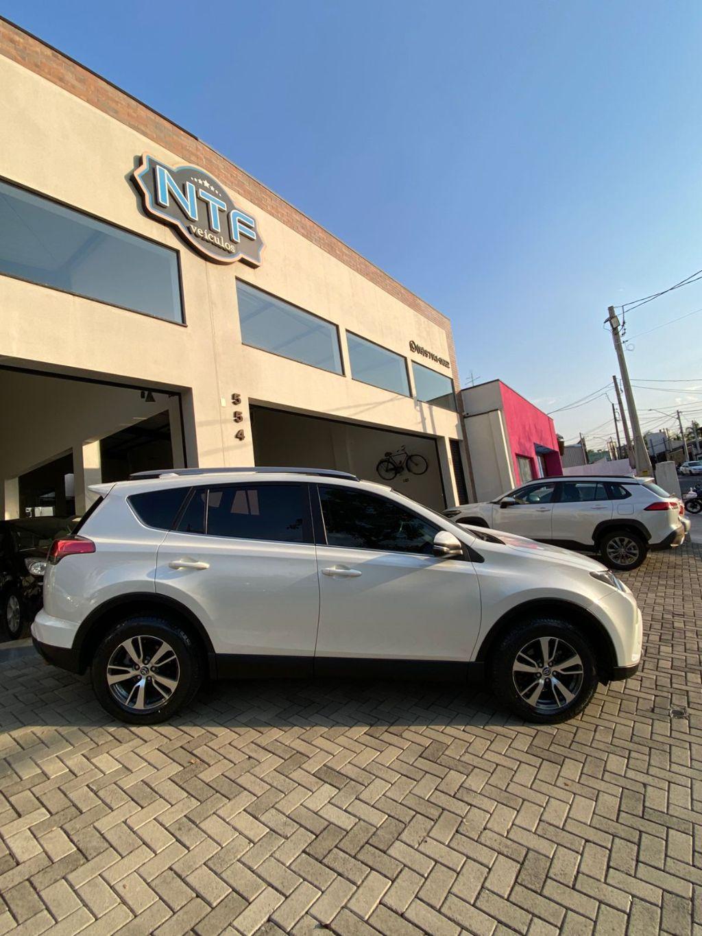 TOYOTA RAV 4 - Foto