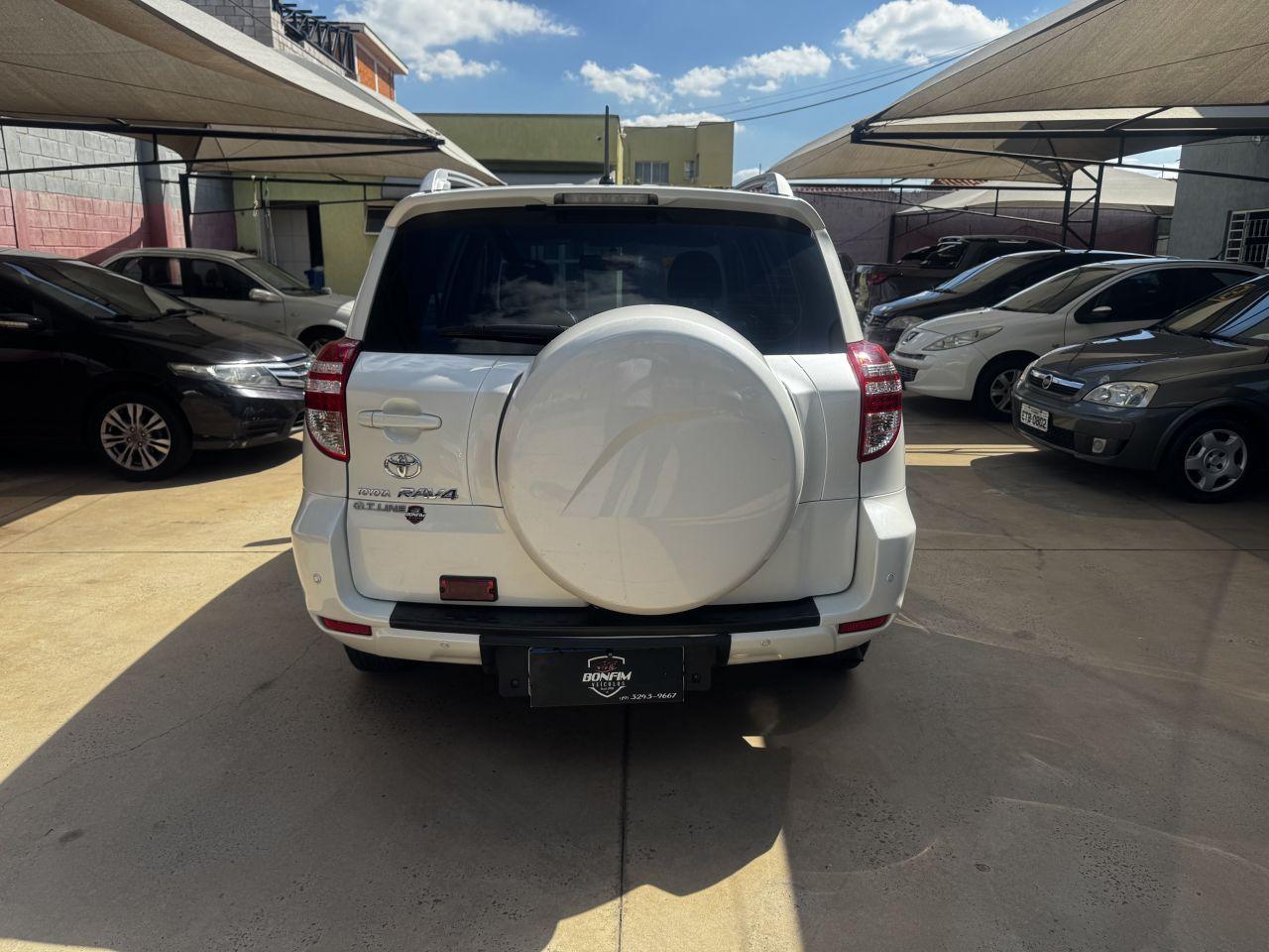 TOYOTA RAV 4 - Foto