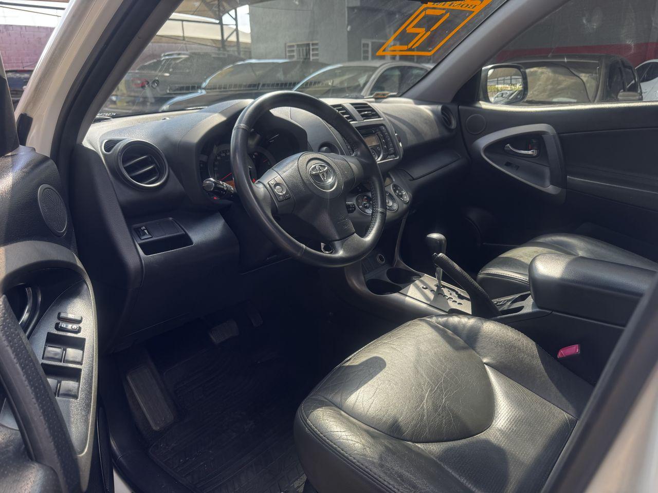 TOYOTA RAV 4 - Foto