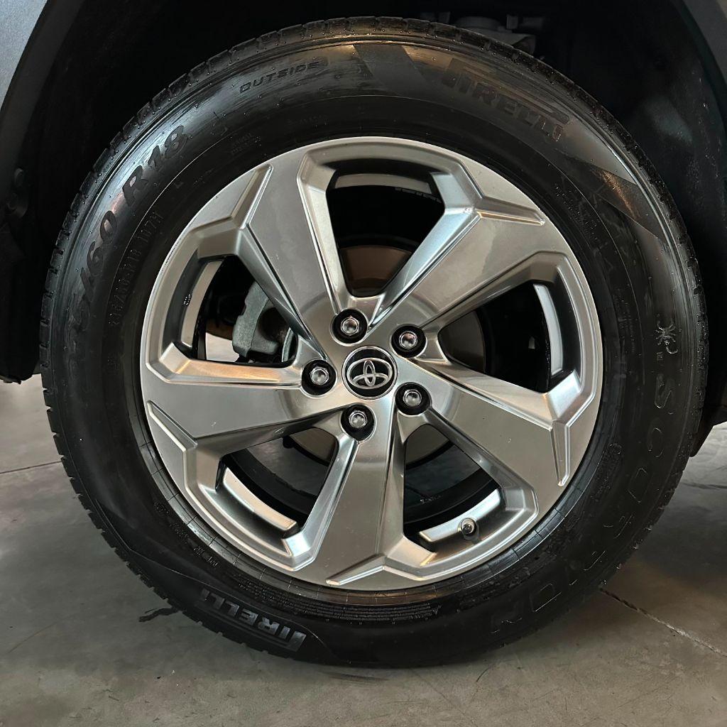 TOYOTA RAV 4 - Foto