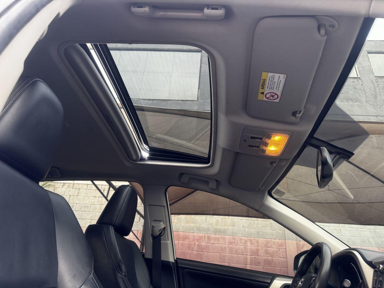 TOYOTA RAV 4 - Foto