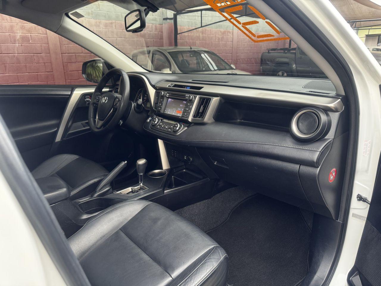 TOYOTA RAV 4 - Foto