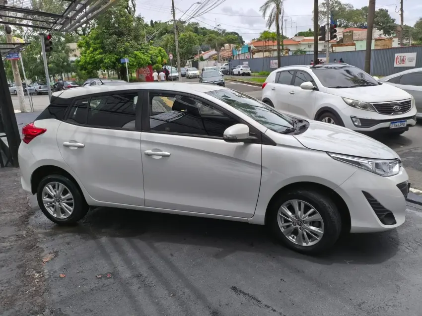 TOYOTA Yaris Hatch - Foto