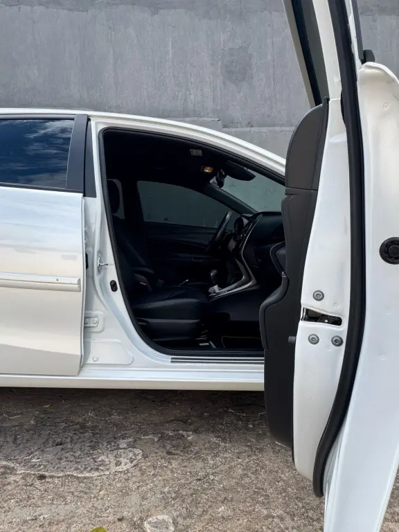 TOYOTA Yaris Hatch - Foto