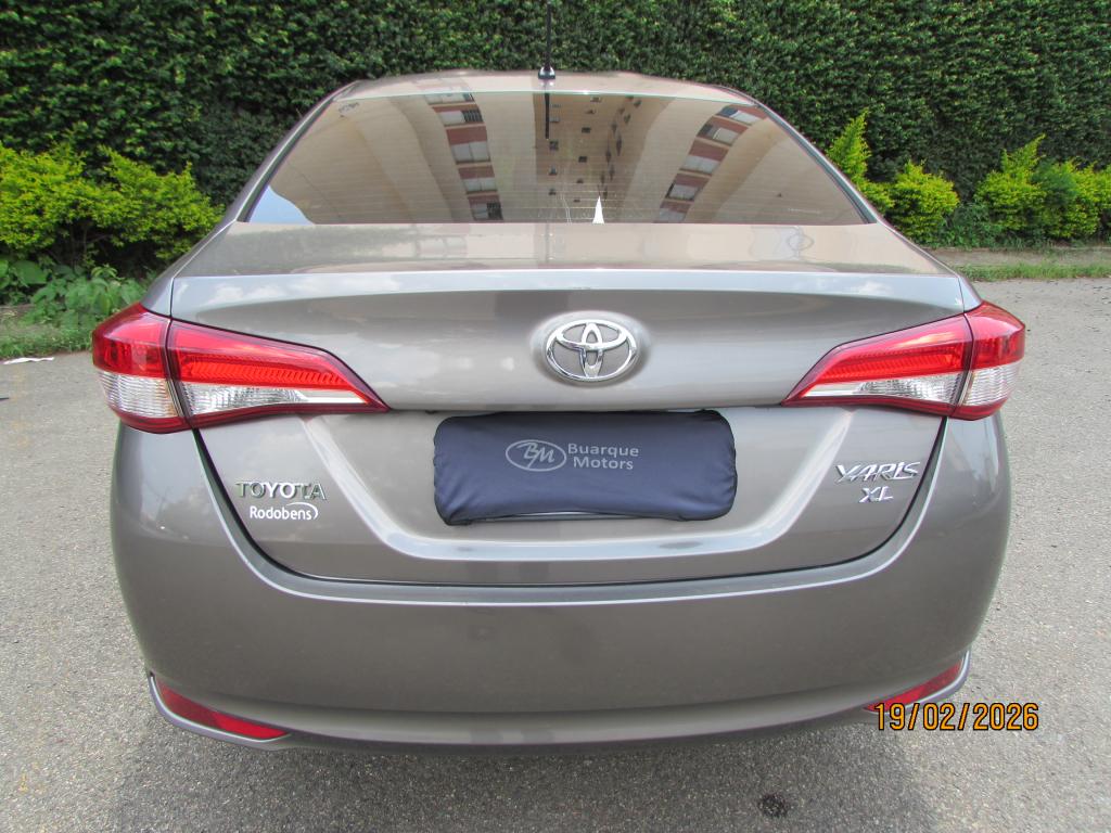 TOYOTA Yaris Sedan - Foto