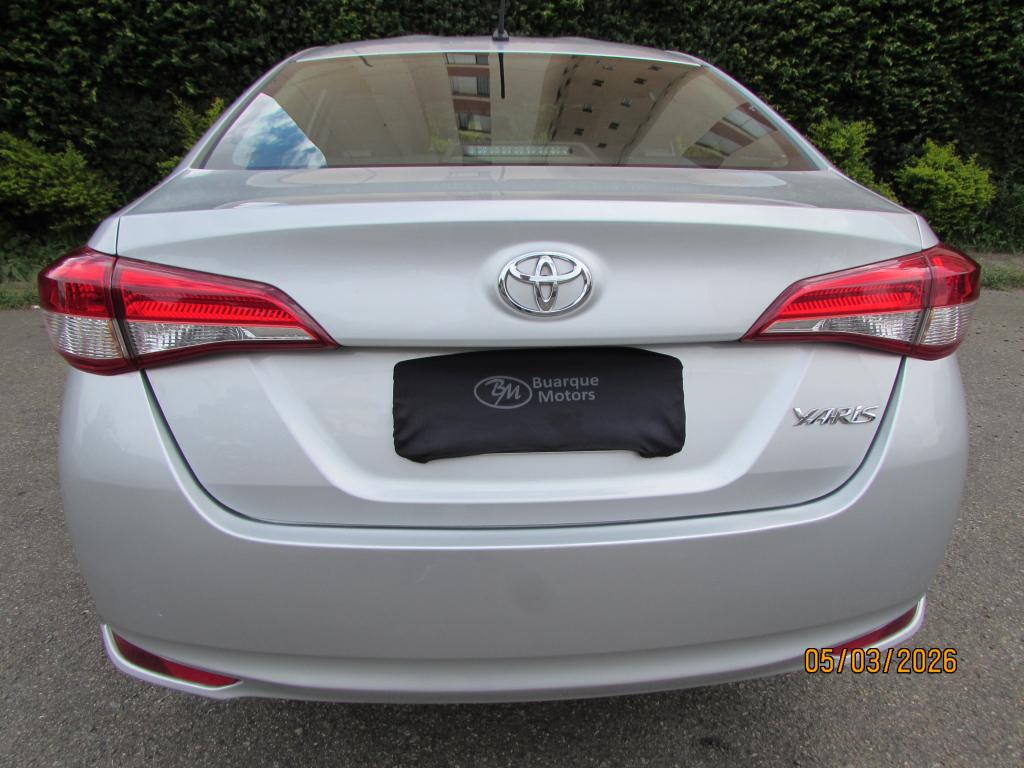 TOYOTA Yaris Sedan - Foto