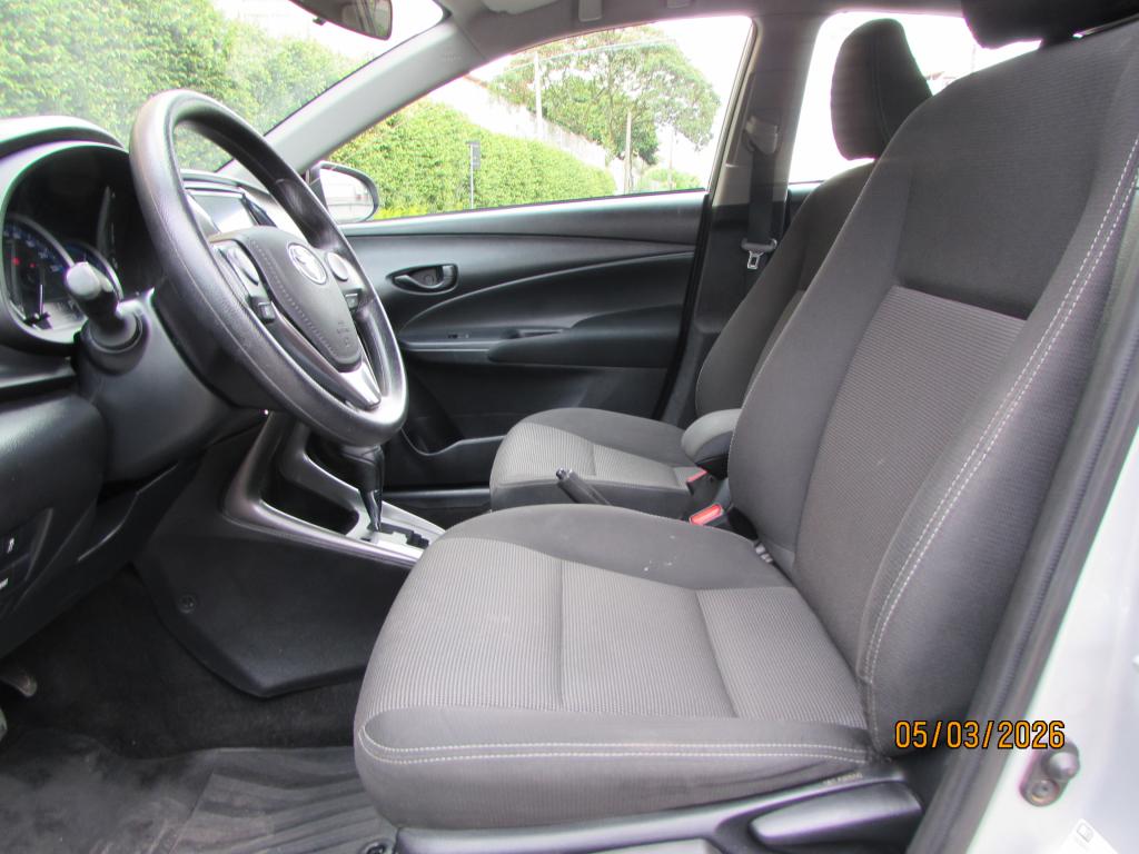 TOYOTA Yaris Sedan - Foto