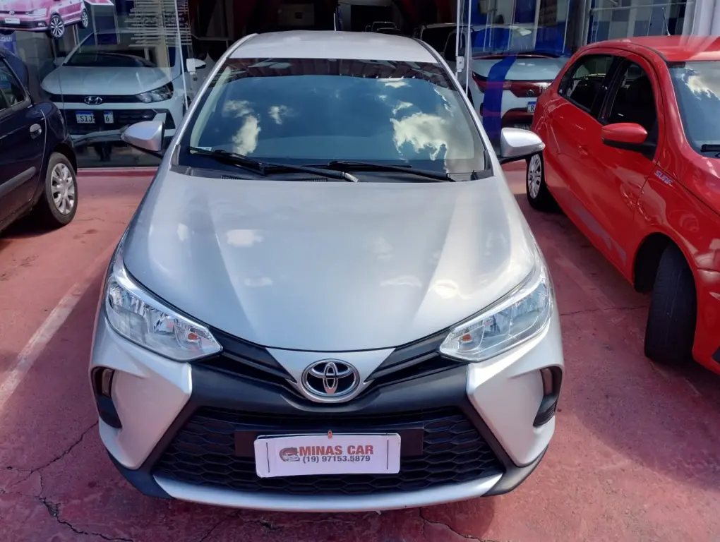 TOYOTA Yaris Sedan - Foto