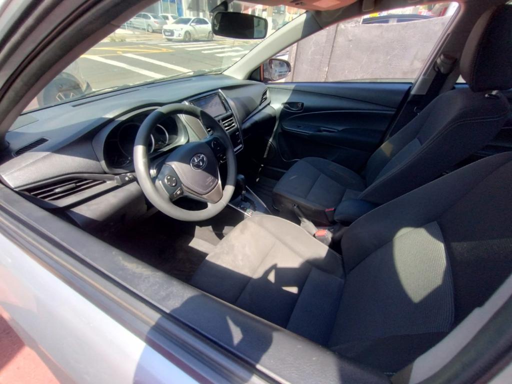 TOYOTA Yaris Sedan - Foto