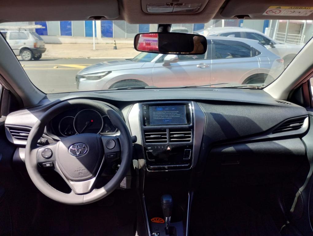 TOYOTA Yaris Sedan - Foto