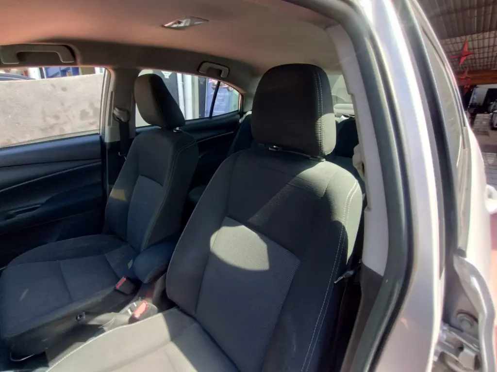 TOYOTA Yaris Sedan - Foto