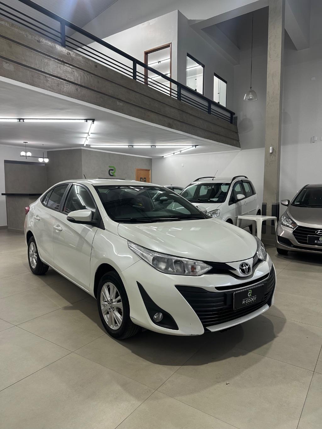 TOYOTA Yaris Sedan
