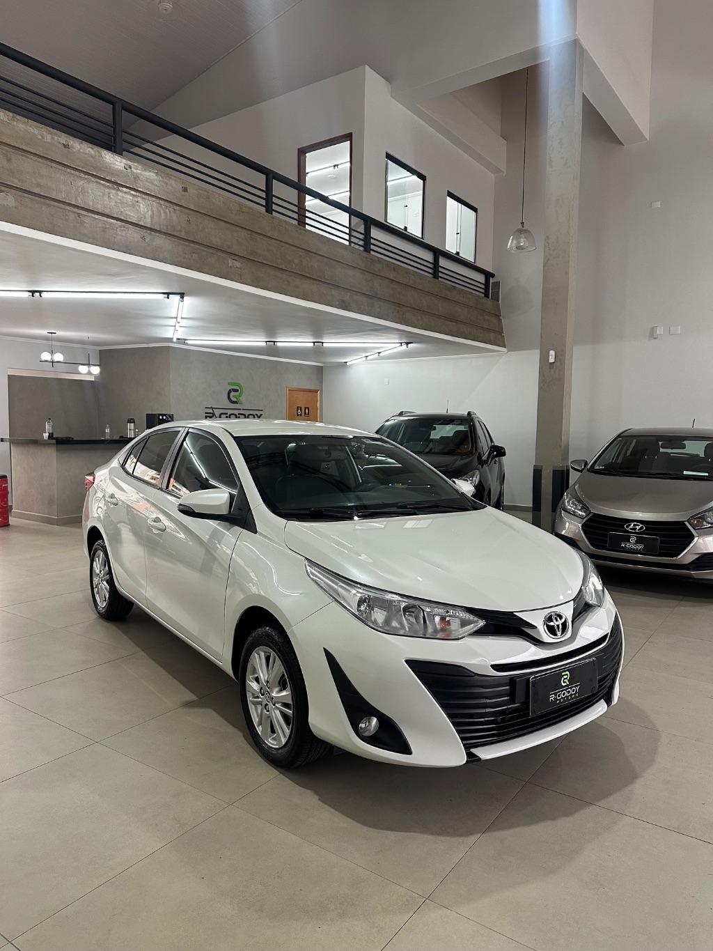 TOYOTA Yaris Sedan