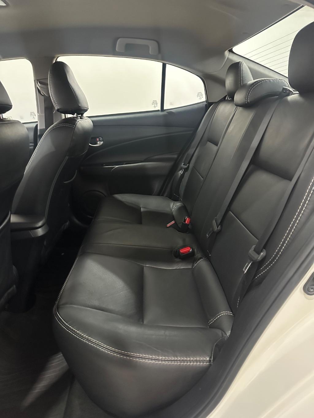 TOYOTA Yaris Sedan - Foto