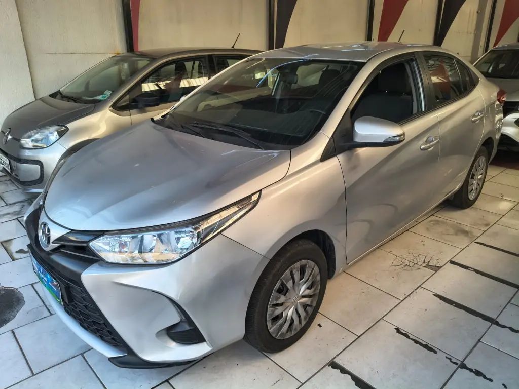 TOYOTA Yaris Sedan - Foto