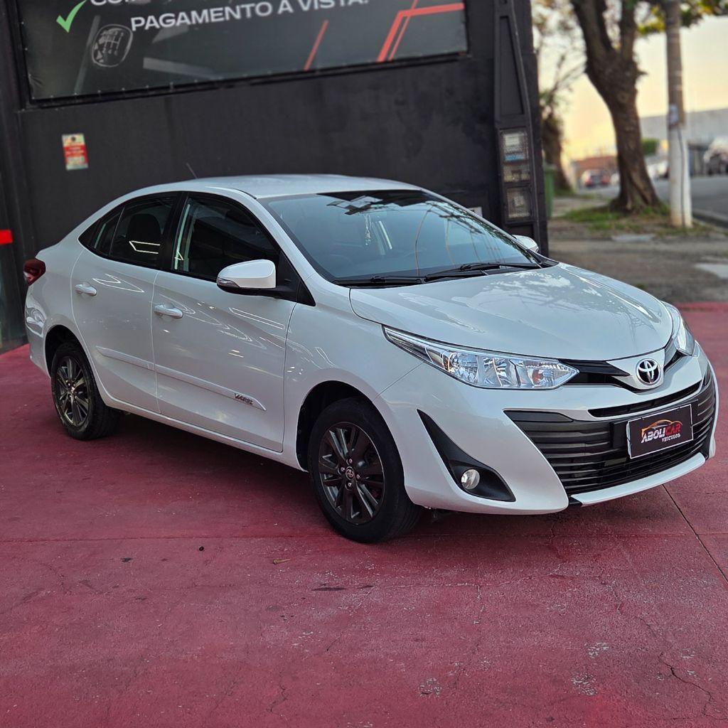 TOYOTA Yaris Sedan - Foto