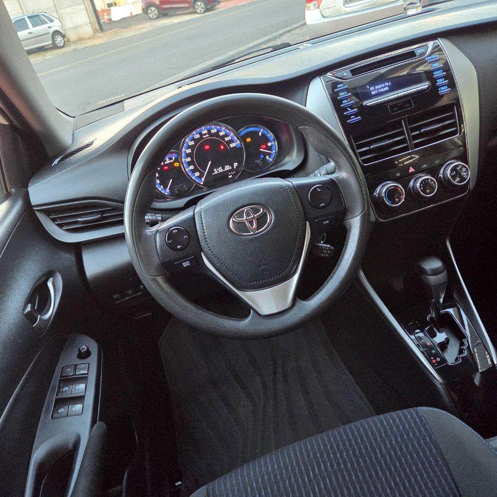TOYOTA Yaris Sedan - Foto
