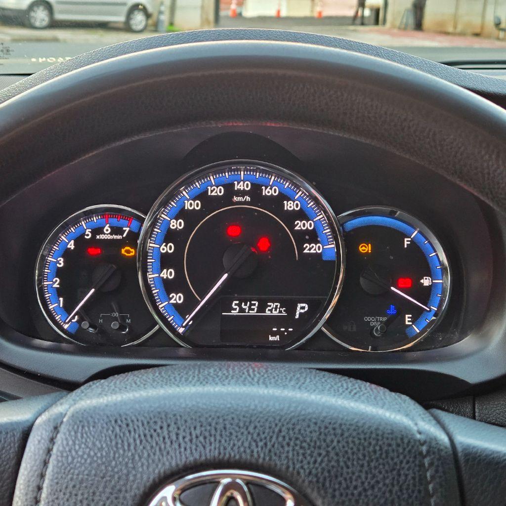 TOYOTA Yaris Sedan - Foto