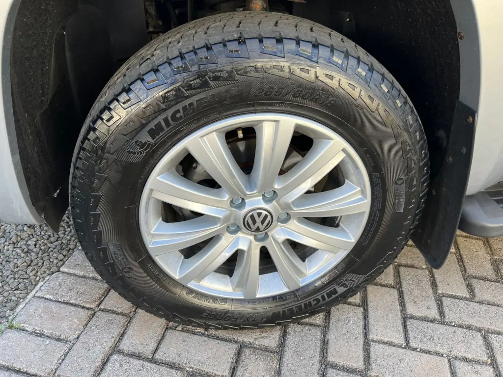 VOLKSWAGEN Amarok - Foto