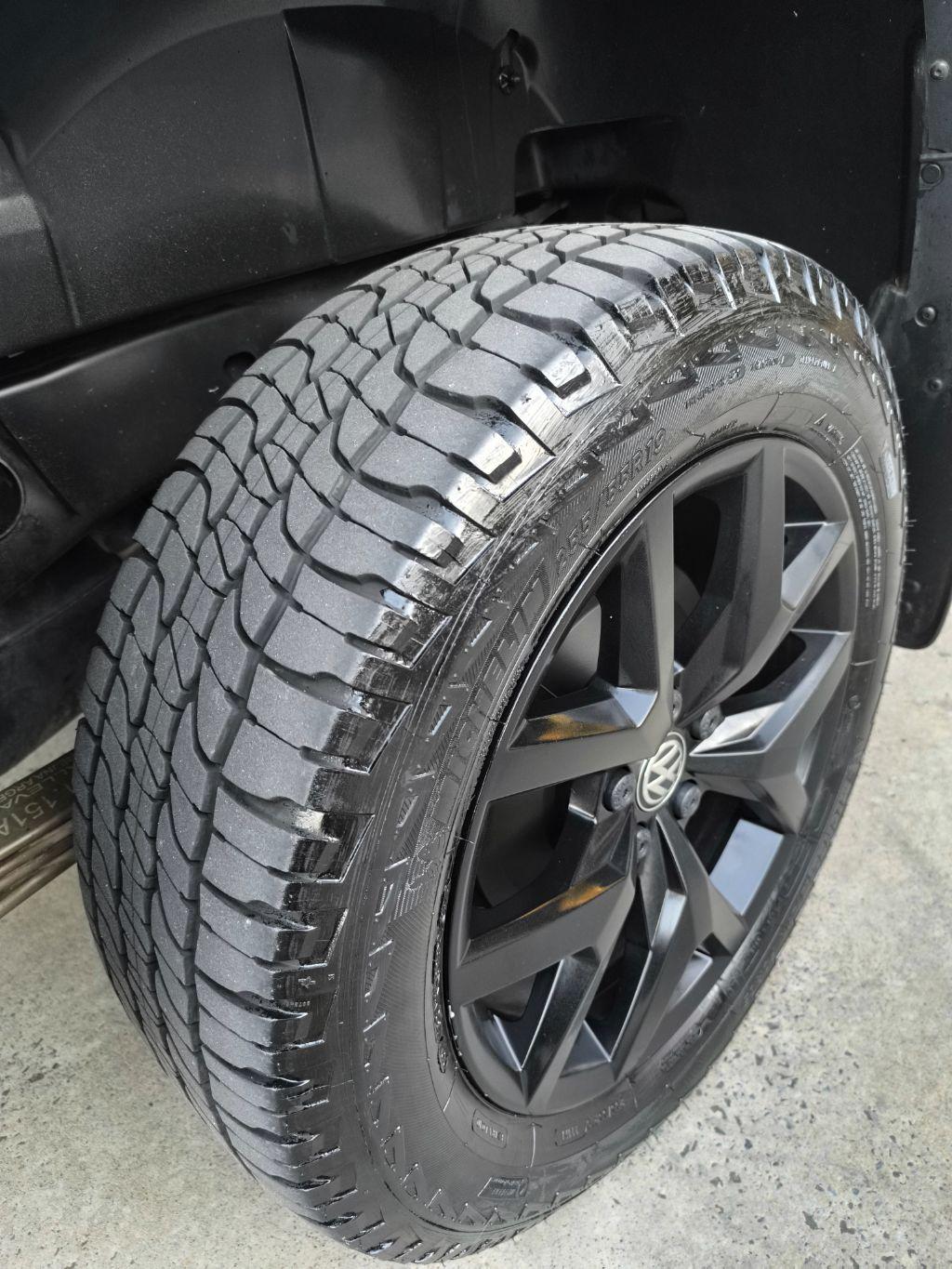 VOLKSWAGEN Amarok - Foto