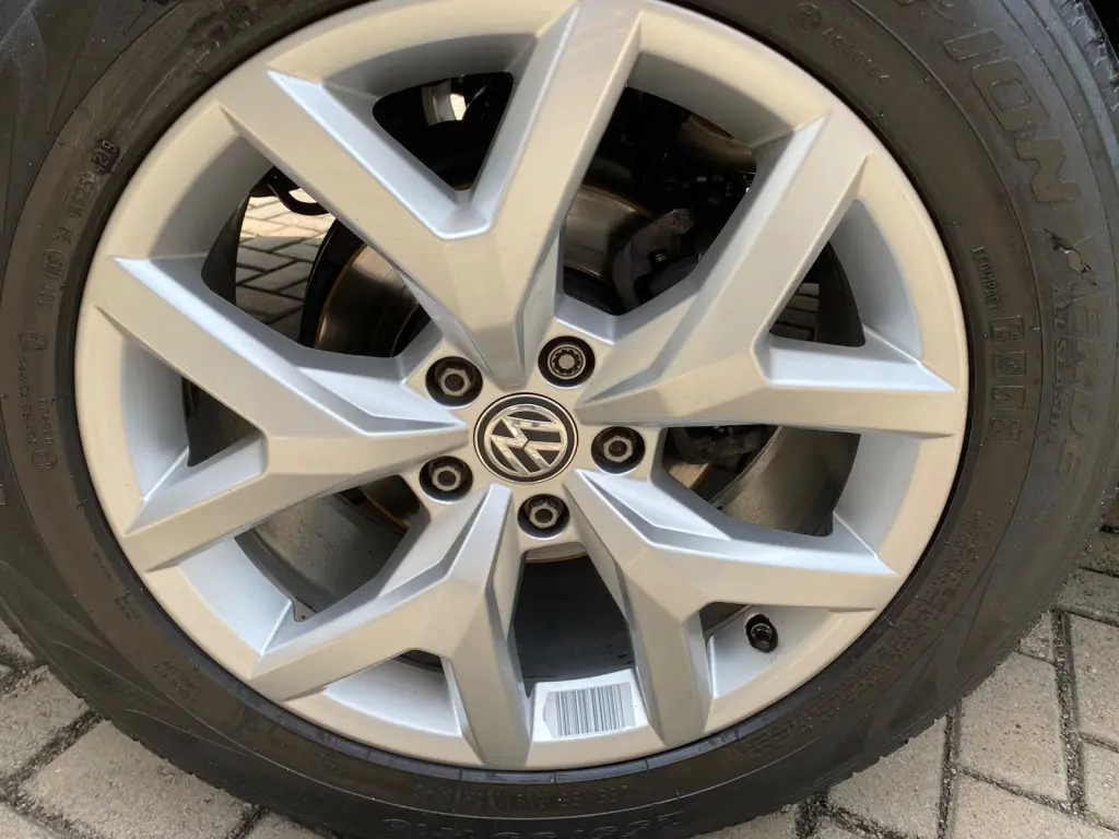 VOLKSWAGEN Amarok - Foto