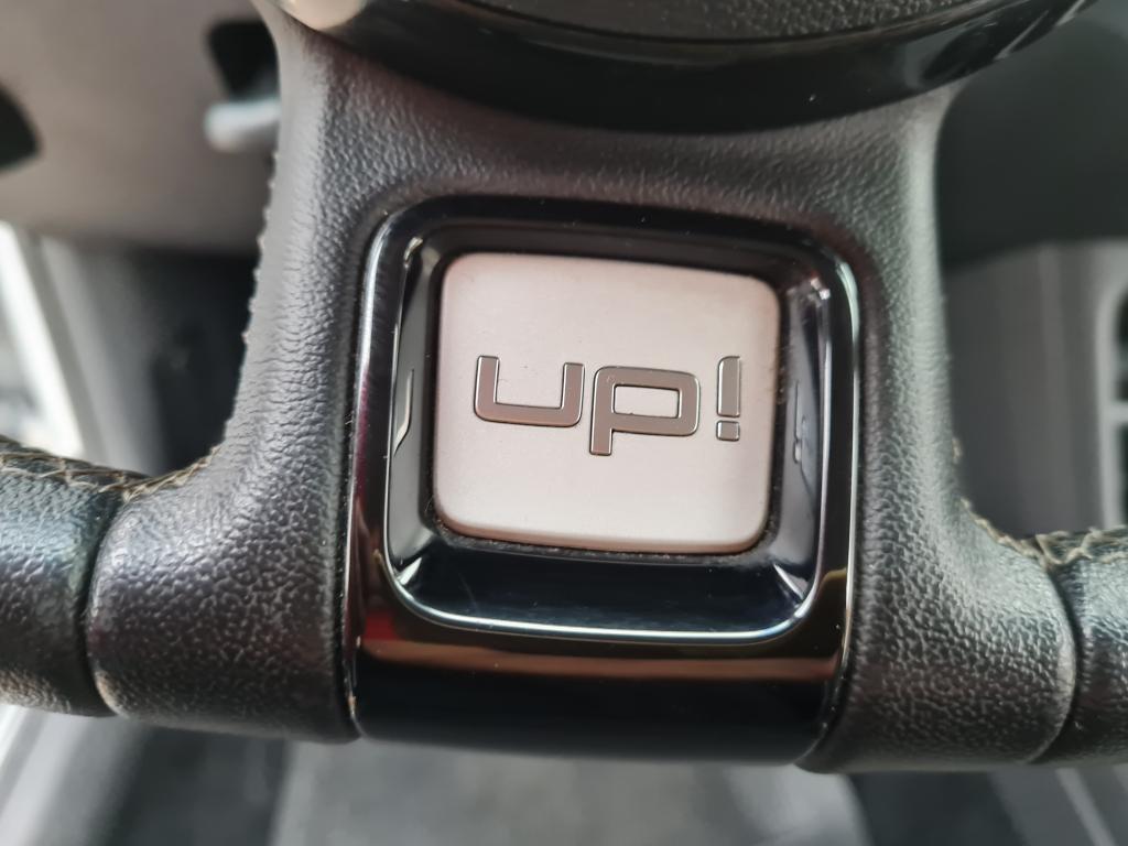 VOLKSWAGEN Cross UP - Foto