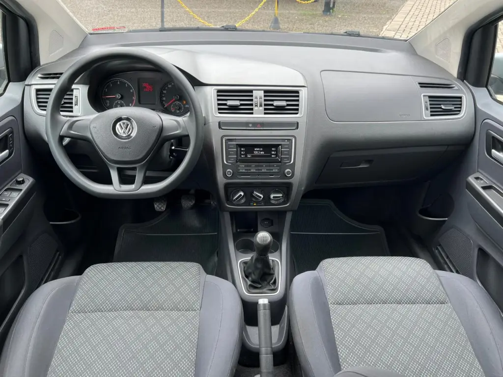 VOLKSWAGEN Fox - Foto