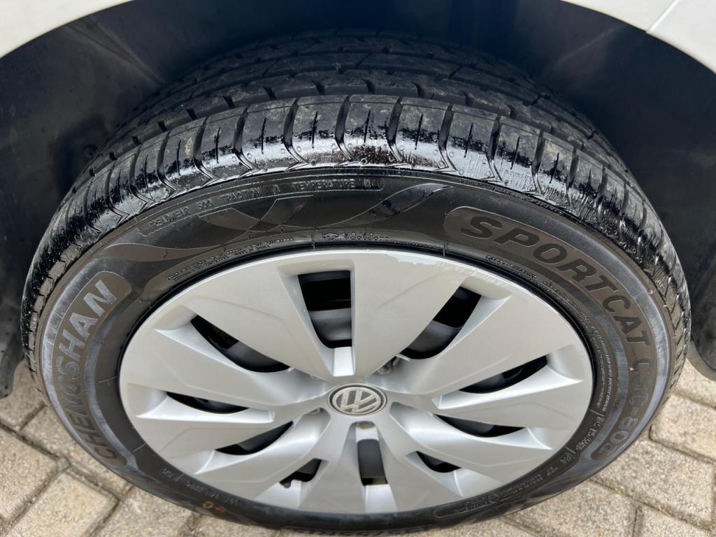 VOLKSWAGEN Fox - Foto