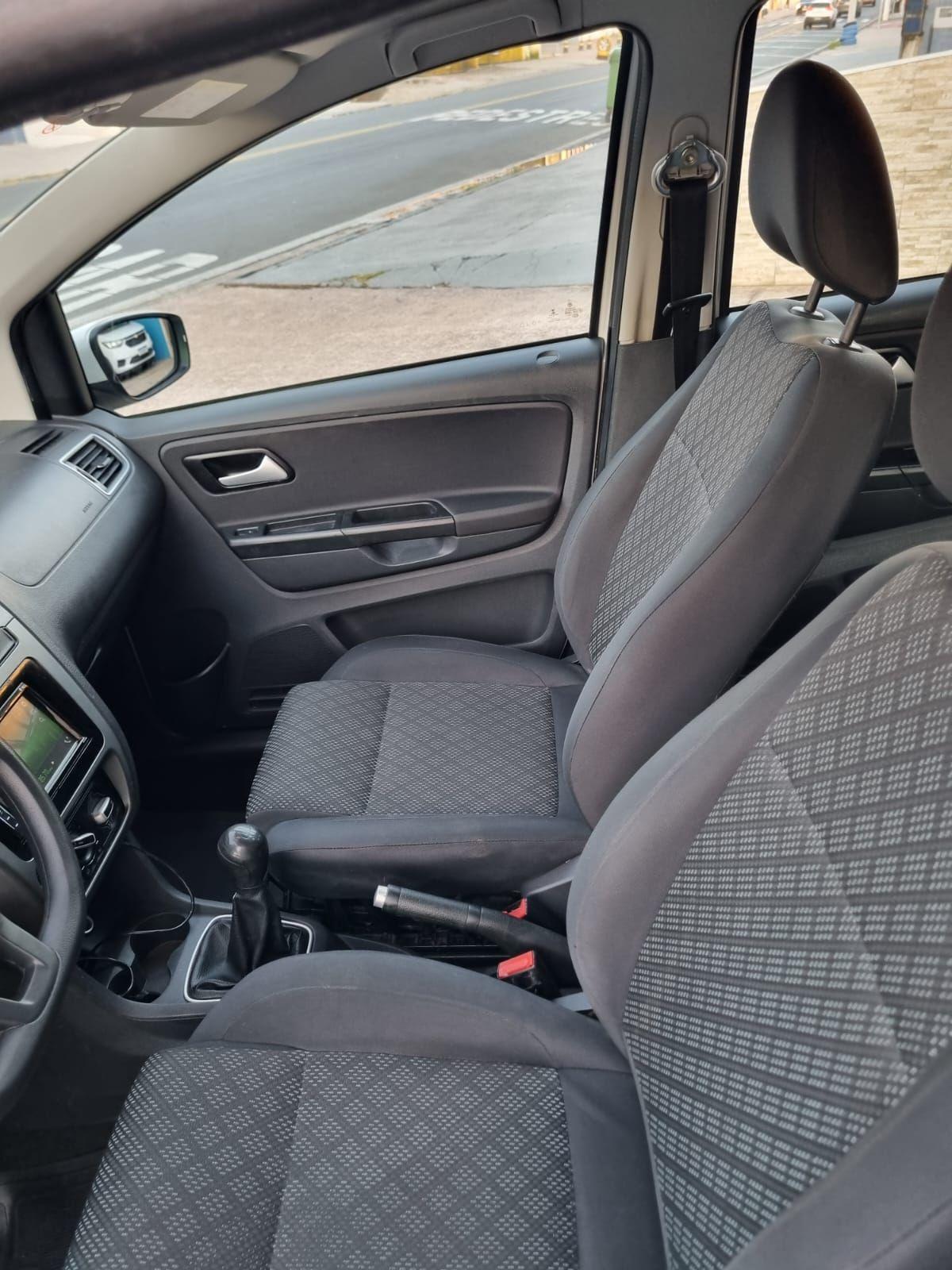 VOLKSWAGEN Fox - Foto