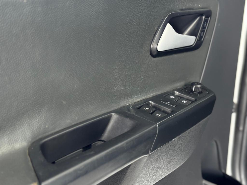 VOLKSWAGEN Fox - Foto