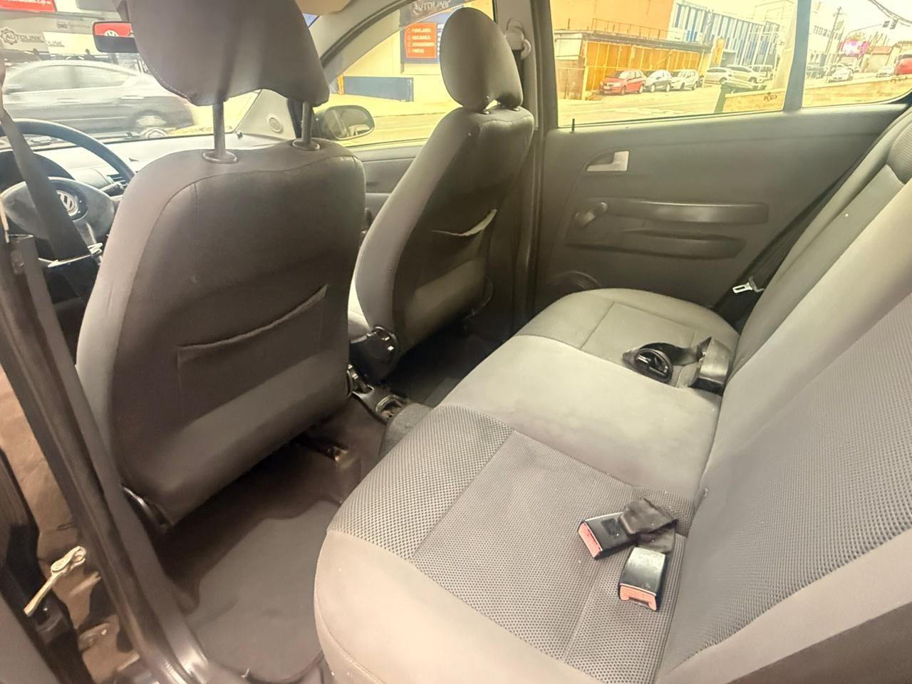 VOLKSWAGEN Fox - Foto