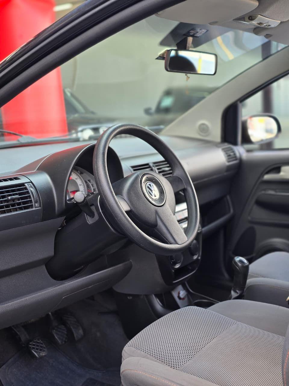 VOLKSWAGEN Fox - Foto