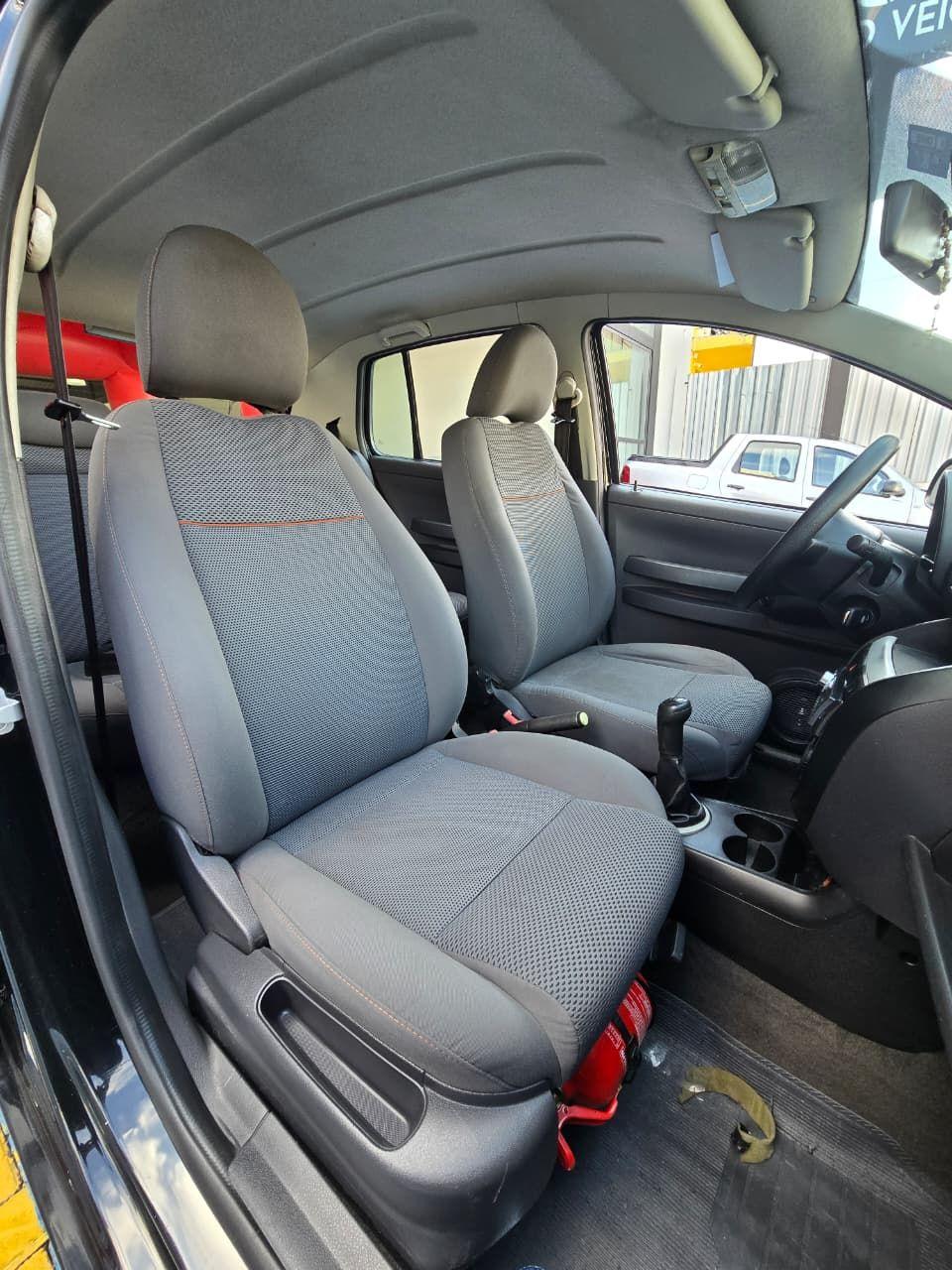 VOLKSWAGEN Fox - Foto