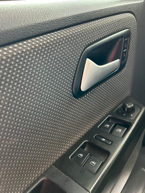 VOLKSWAGEN Fox - Foto